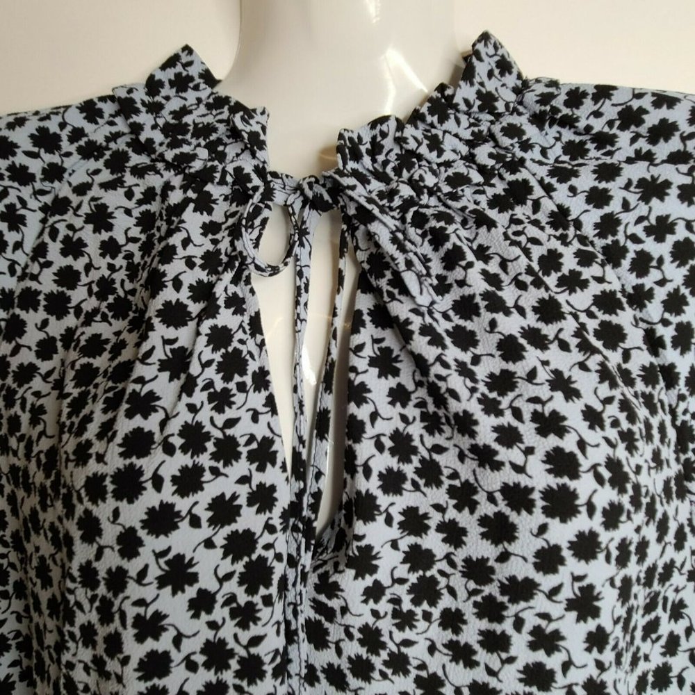 NWT H&M Floral Shift Dress Ruffle Collar Sz 4 Pockets Keyhole Tie Neck Navy Blue - Picture 3 of 12